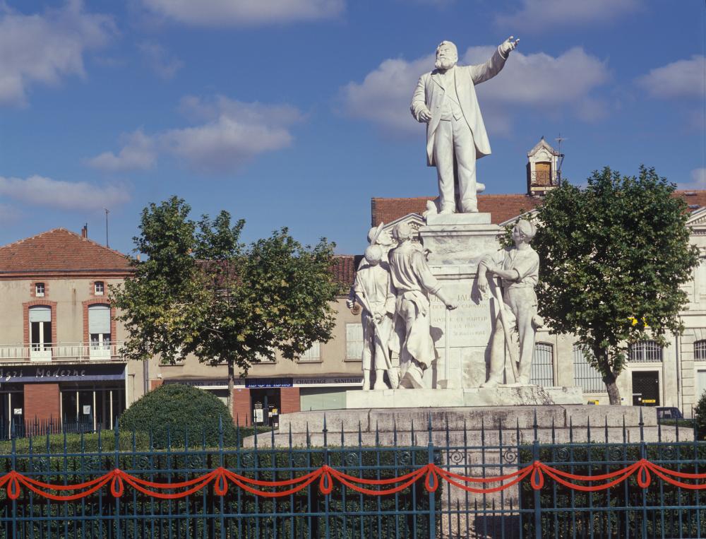 La place Jean Jaurès à Carmaux (photo Dominique Delpoux)