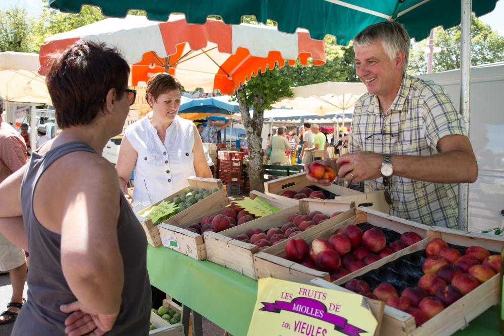 Marché aux produits du terroir à Alban