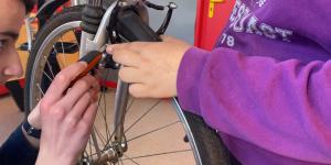 Atelier auto réparation vélo